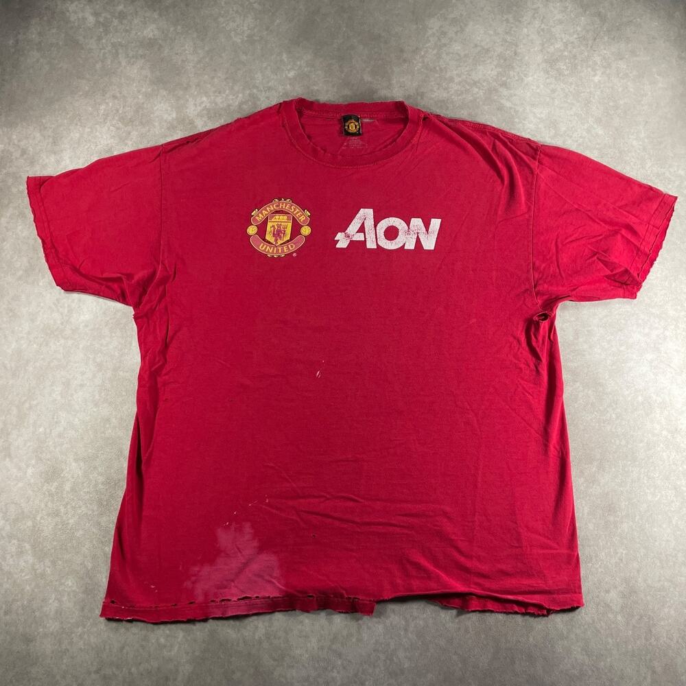 Vintage 00's Manchester United AON Thrashed XL Red Distressed Graphic Tee Shirt